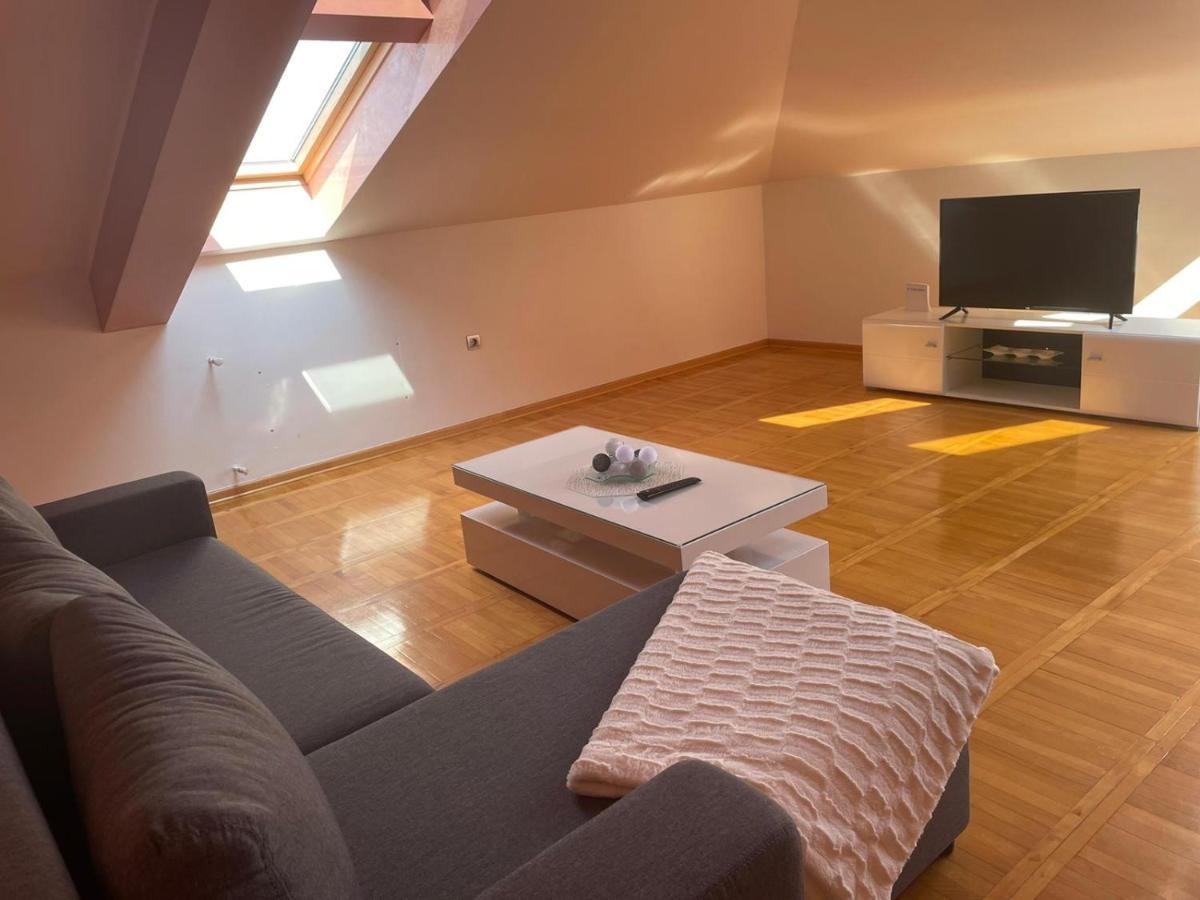 Loft Apartman Jagodina Esterno foto