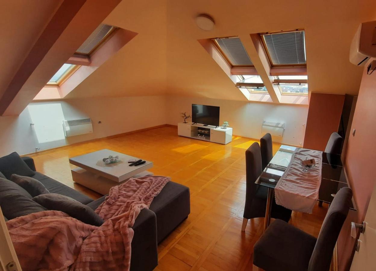 Loft Apartman Jagodina Esterno foto